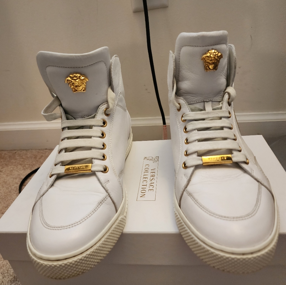 VERSACE